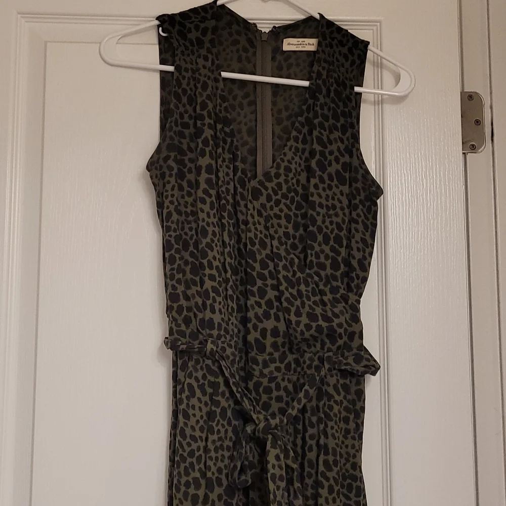 Abercrombie & Fitch Green Leopard Jumpsuit Women's Size XS - Picture 10 of 10